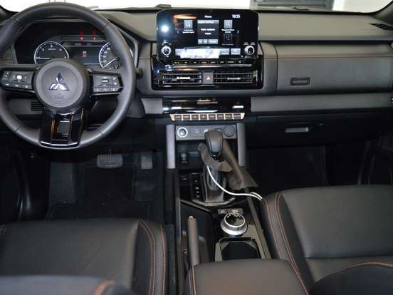 MITSUBISHI-TRITON-2.4 BITURBO DIESEL CD KATANA SR80 4X4 AUTOMÁTICO MITSUBISHI-TRITON-2025