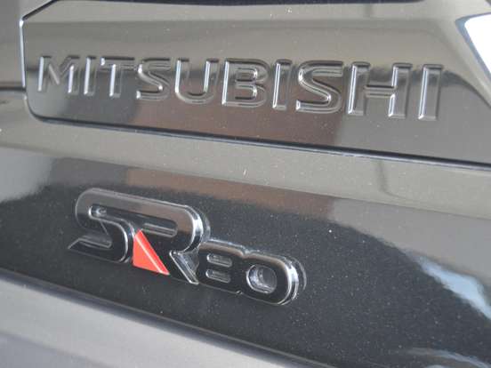 MITSUBISHI-TRITON-2.4 BITURBO DIESEL CD KATANA SR80 4X4 AUTOMÁTICO MITSUBISHI-TRITON-2025