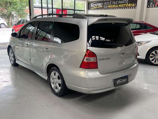 NISSAN-GRAND LIVINA-1.8 SL 16V FLEX 4P AUTOMÁTICO NISSAN-GRAND LIVINA-2011