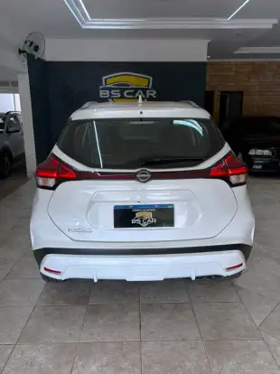 NISSAN-KICKS-2023