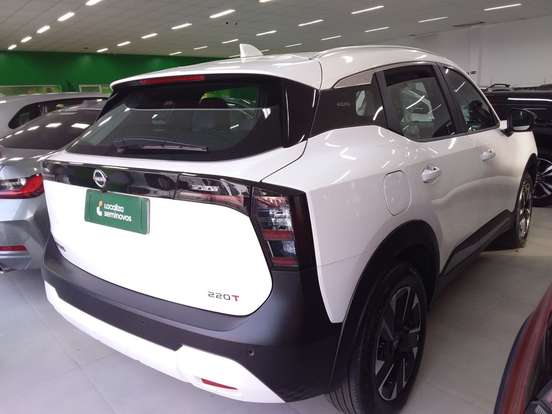 NISSAN-KICKS-2025