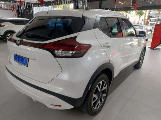 NISSAN-KICKS-2023