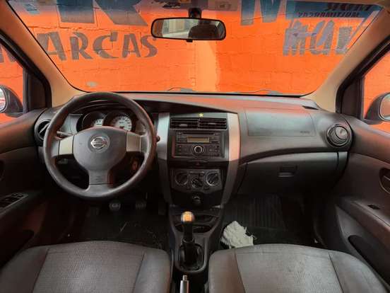NISSAN-LIVINA-2013
