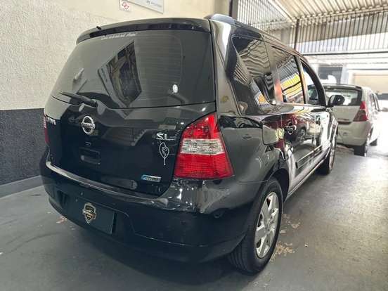 NISSAN-LIVINA-1.8 SL 16V FLEX 4P AUTOMÁTICO NISSAN-LIVINA-2012