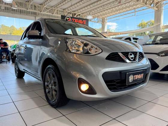 NISSAN MARCH 1.6 SV 16V FLEXSTART 4P XTRONIC
