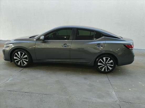 NISSAN-SENTRA-2024