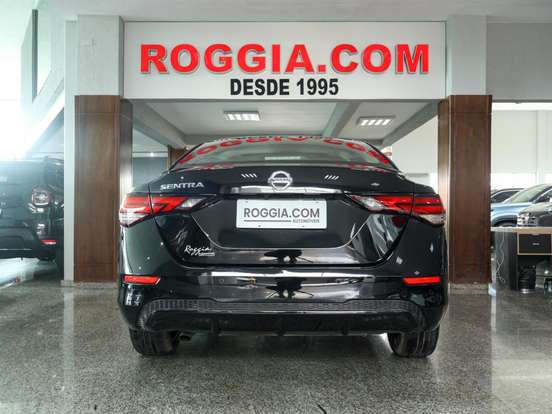 NISSAN-SENTRA-2023