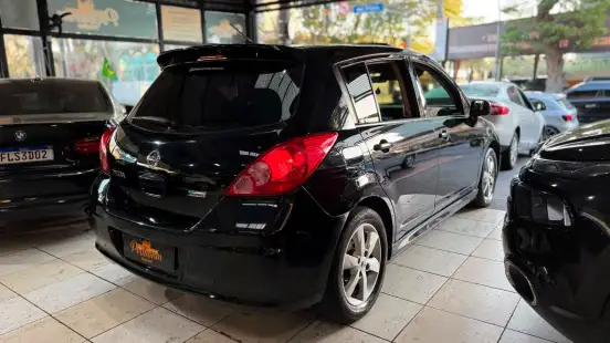 NISSAN-TIIDA-2011