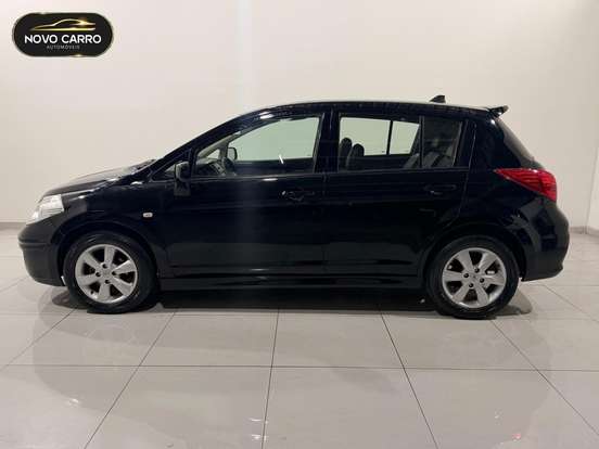 NISSAN-TIIDA-2011