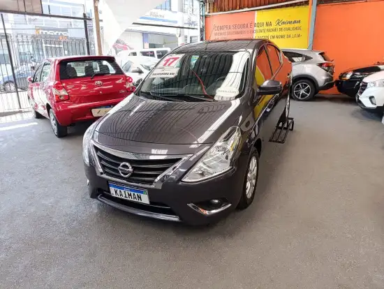 NISSAN-VERSA-2016