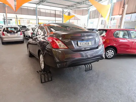 NISSAN-VERSA-2016