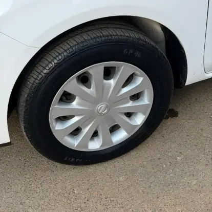 NISSAN-VERSA-2019