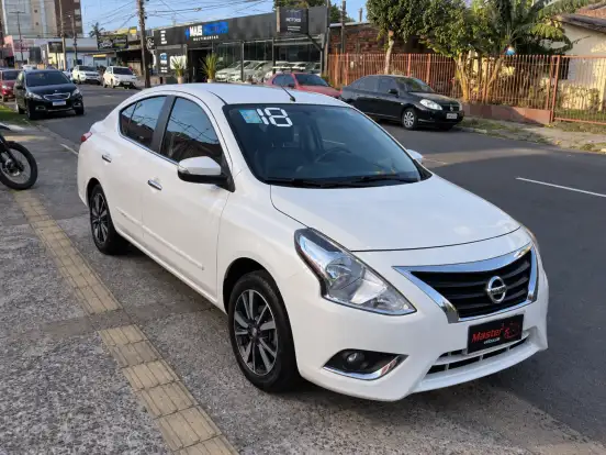 NISSAN-VERSA-2018