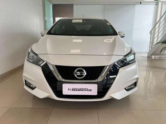 NISSAN-VERSA-2022