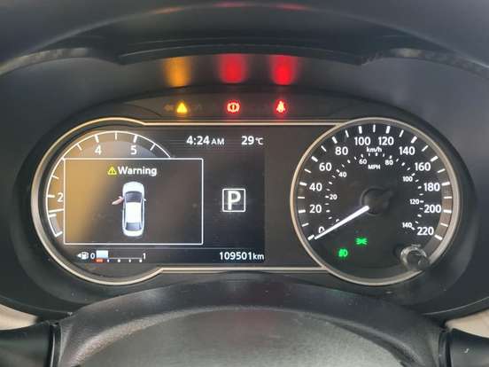 NISSAN-VERSA-2021