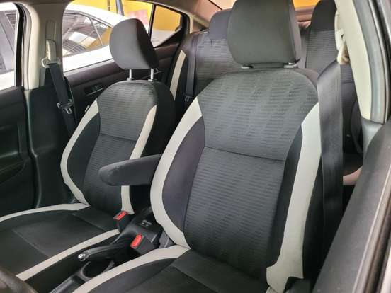 NISSAN-VERSA-2021