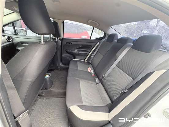 NISSAN-VERSA-2021