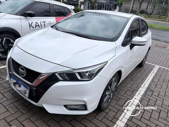 NISSAN-VERSA-2021