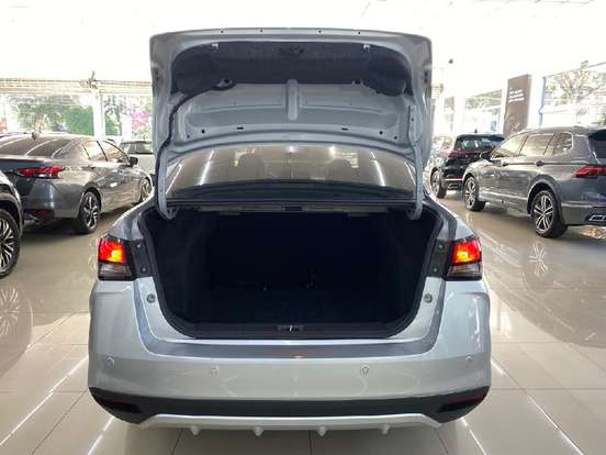 NISSAN-VERSA-2023