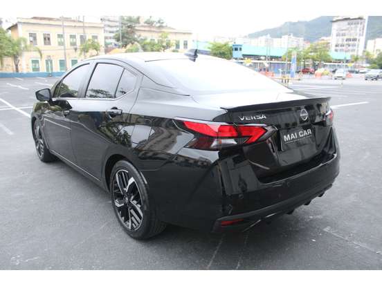 NISSAN-VERSA-2023