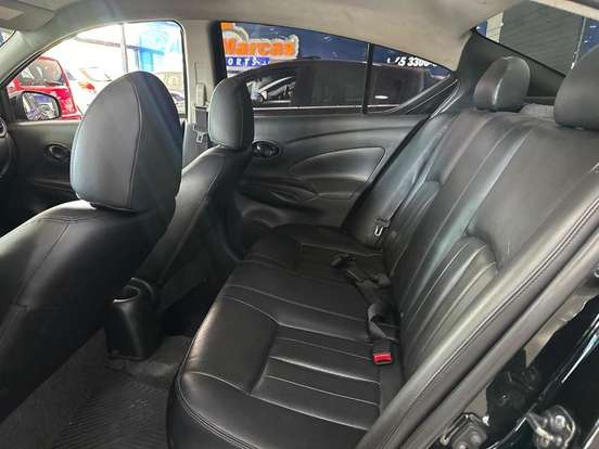 NISSAN-VERSA-2019