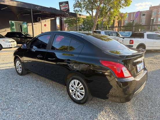 NISSAN-VERSA-2018