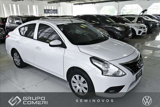 NISSAN-VERSA-2020