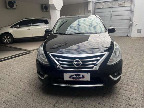 NISSAN-VERSA-2017