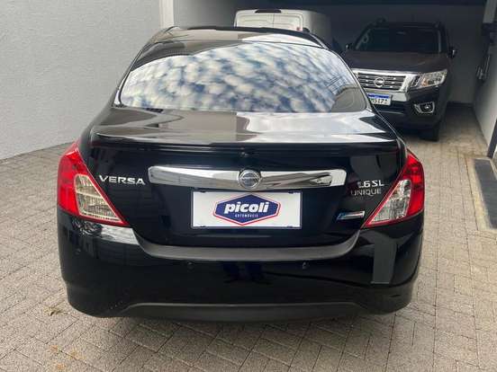 NISSAN-VERSA-2017