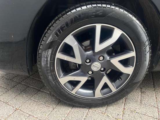 NISSAN-VERSA-2017