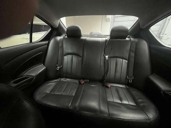 NISSAN-VERSA-2017