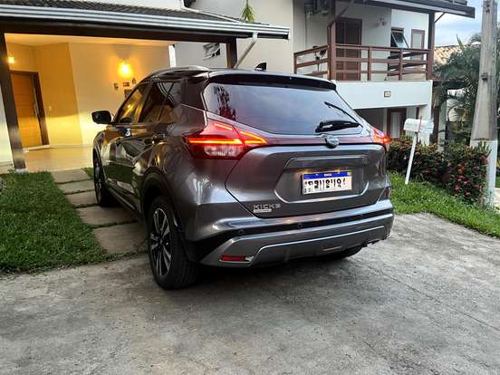 NISSAN-KICKS-2023