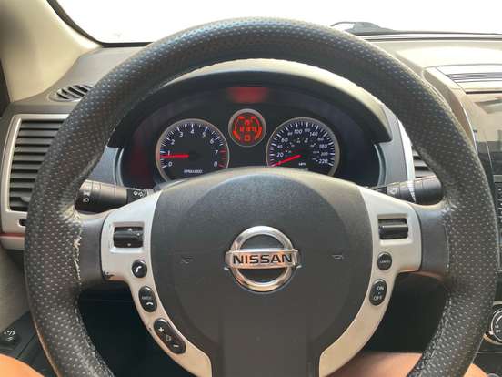 NISSAN-SENTRA-2012