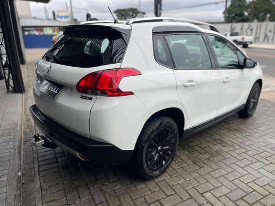 PEUGEOT-2008-2017