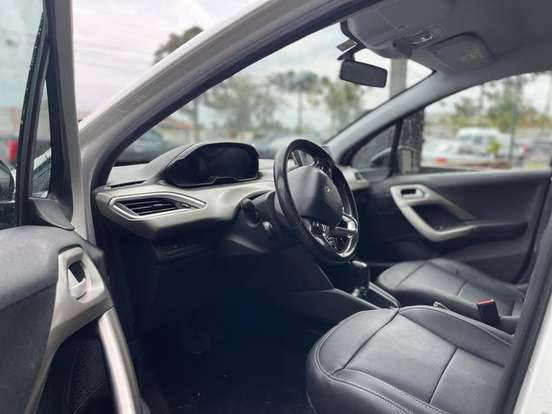 PEUGEOT-2008-2017