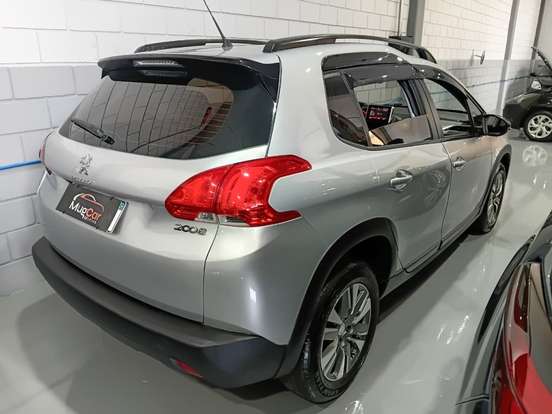 PEUGEOT-2008-2021