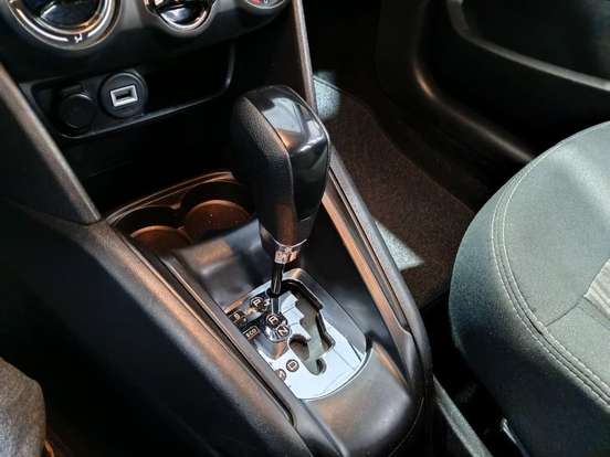 PEUGEOT-2008-2021
