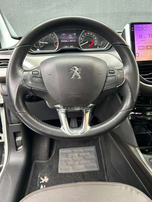 PEUGEOT-2008-2019