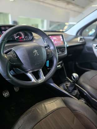 PEUGEOT-2008-2016