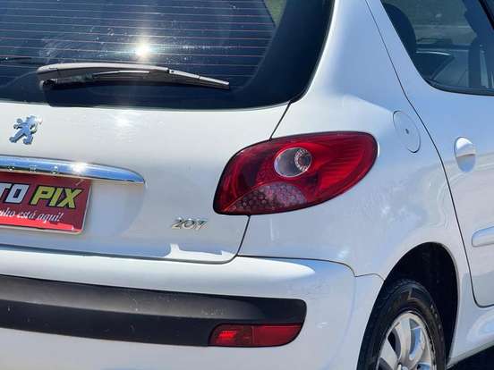 PEUGEOT-207-2009