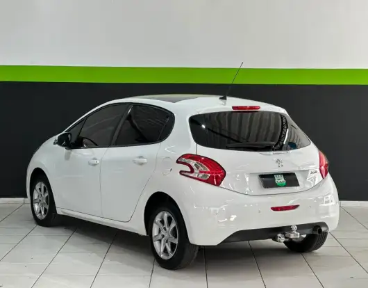 PEUGEOT-208-2016