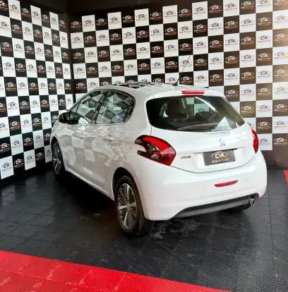 PEUGEOT-208-2016