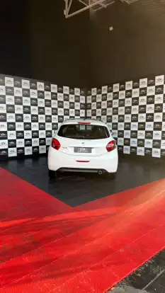 PEUGEOT-208-1.6 GRIFFE 16V FLEX 4P AUTOMÁTICO PEUGEOT-208-2016