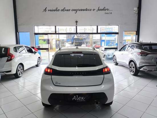 PEUGEOT-208-2023