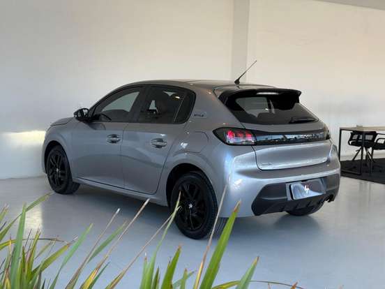 PEUGEOT-208-2023