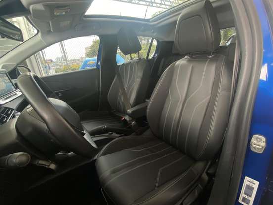 PEUGEOT-208-2023