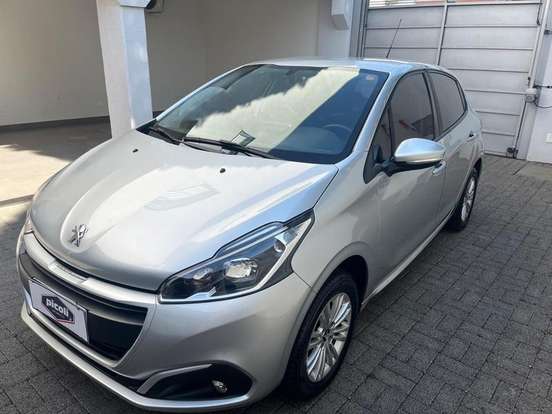 PEUGEOT-208-2018
