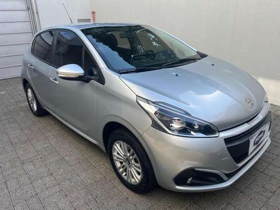PEUGEOT-208-2018