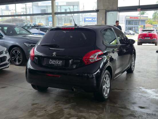 PEUGEOT-208-2015
