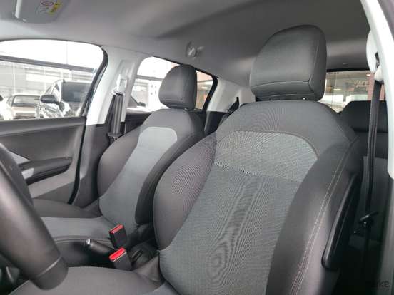 PEUGEOT-208-2015